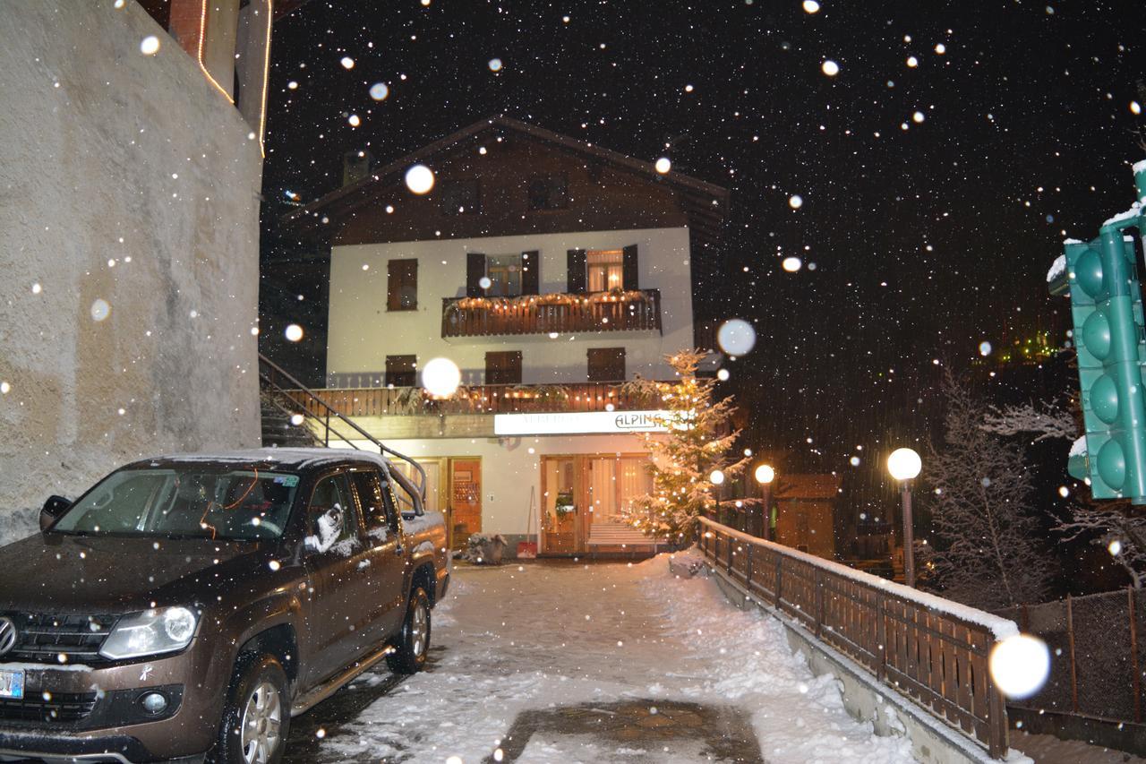 - Alpina Hotel 2*